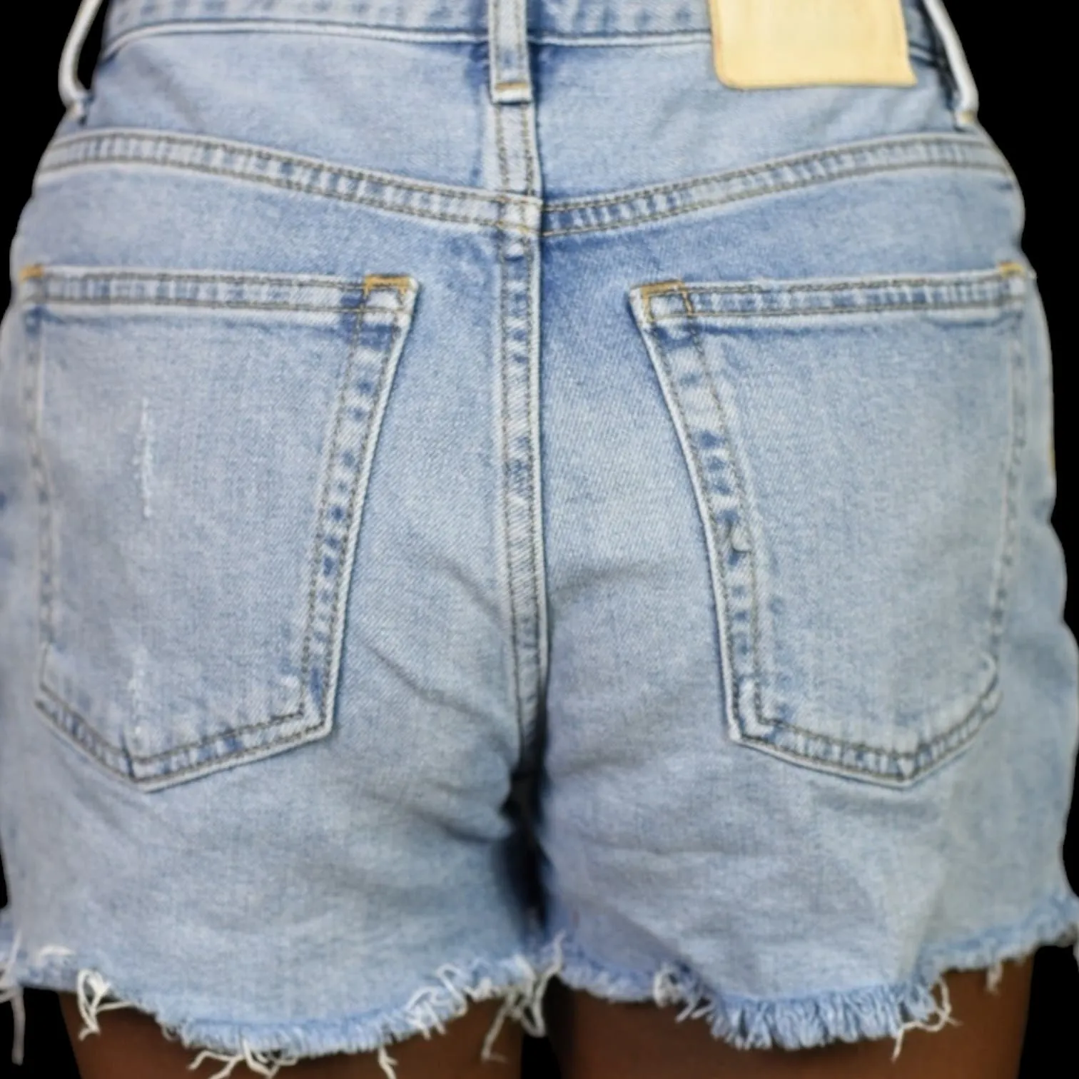 Everlane The Cheeky Short Blue Light Stonewashed Denim Jeans High Rise Button Fly Frayed Size 23