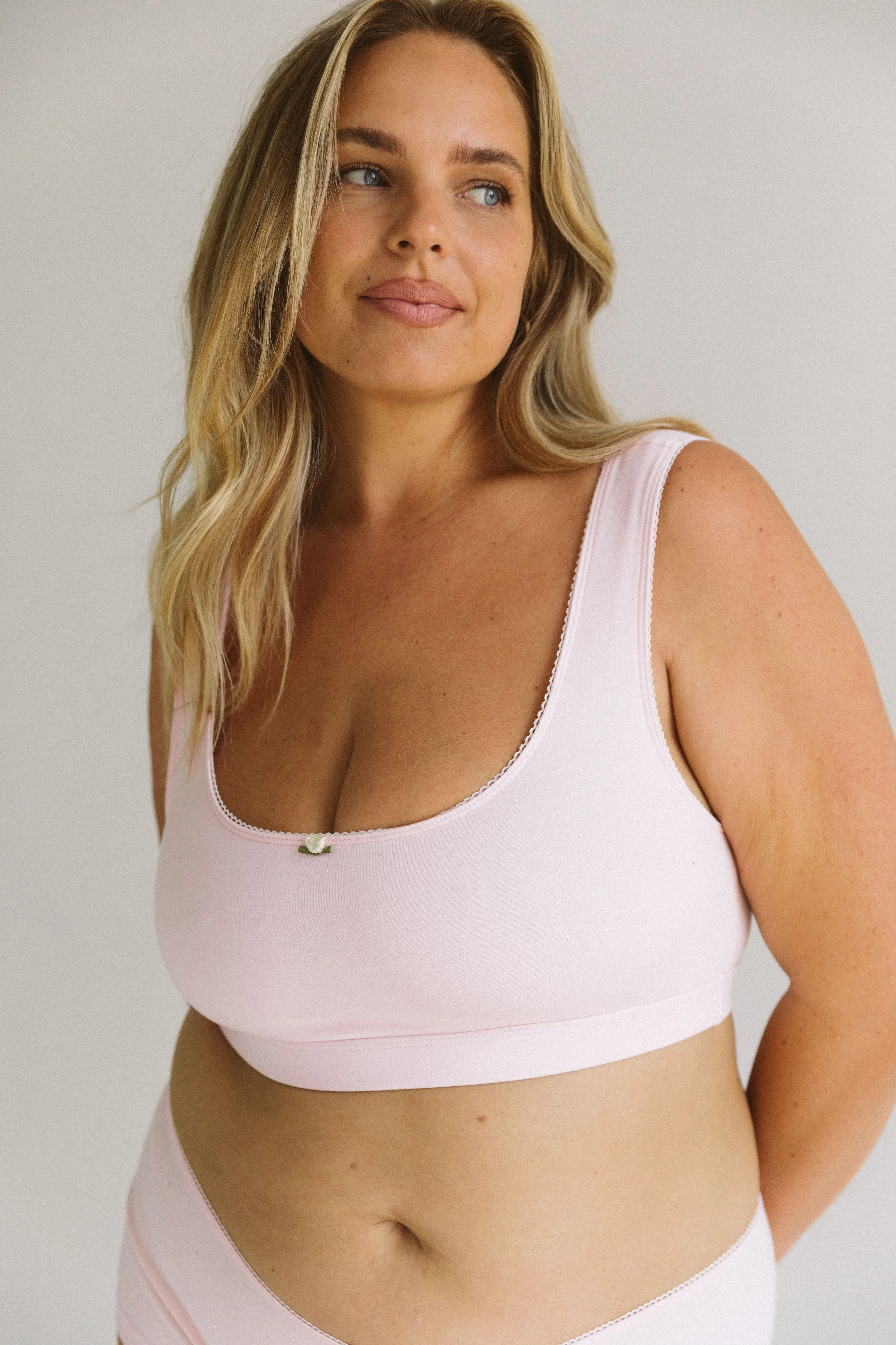 SUPPORT COTTON BRA IN BABY PINK